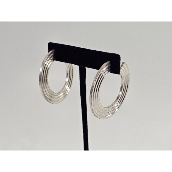 WN India Hicks Silver Tone The Essential Hoop Stud Earrings Statement Jewelry NW - Picture 2 of 8